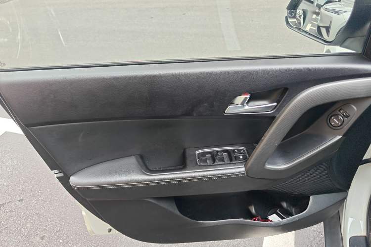 Used Hyundai ix25 2017 1.6L Automatic Smart Version Left Front Door Interior
