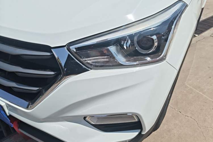 Used Hyundai ix25 2017 1.4T Automatic Smart Version Left Front Headlight