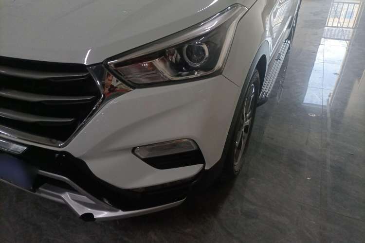 Used Hyundai ix25 2017 1.6L Automatic Smart Version Left Front Headlight