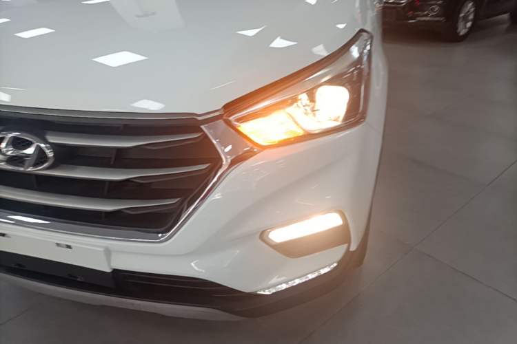 Used Hyundai ix25 2017 1.6L Automatic Smart Version Left Front Headlight