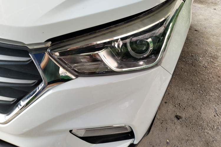Used Hyundai ix25 2017 1.6L Automatic Smart Version Left Front Headlight