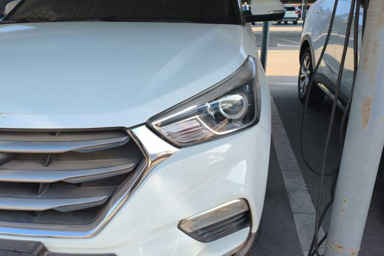Used Hyundai ix25 2017 1.6L Automatic Smart Version Left Front Headlight