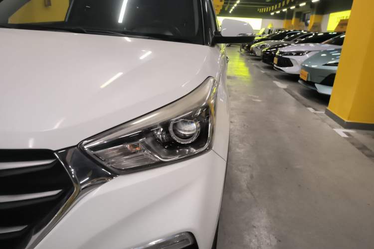 Used Hyundai ix25 2017 1.6L Automatic Smart Version Left Front Headlight