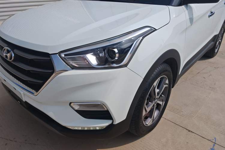 Used Hyundai ix25 2017 1.6L Automatic Smart Version Left Front Headlight