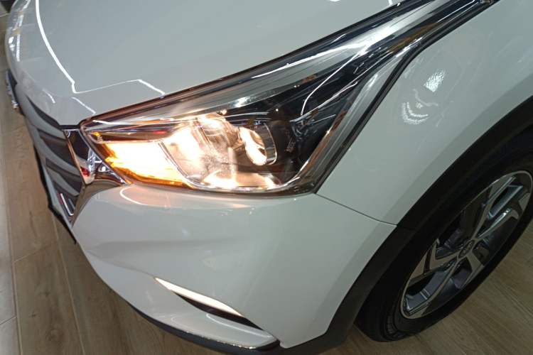Used Hyundai ix25 2017 1.6L Automatic Smart Version Left Front Headlight
