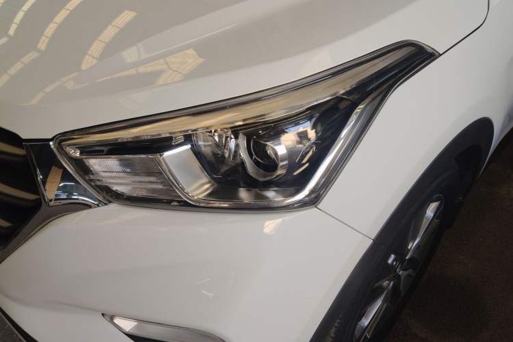 Used Hyundai ix25 2017 1.4T Automatic Smart Version Left Front Headlight