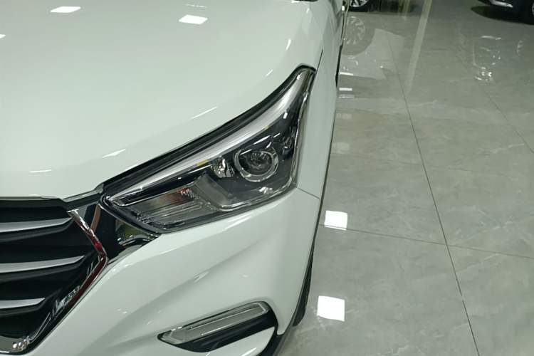 Used Hyundai ix25 2017 1.6L Automatic Smart Version Left Front Headlight