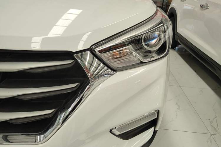 Used Hyundai ix25 2017 1.6L Automatic Smart Version Left Front Headlight
