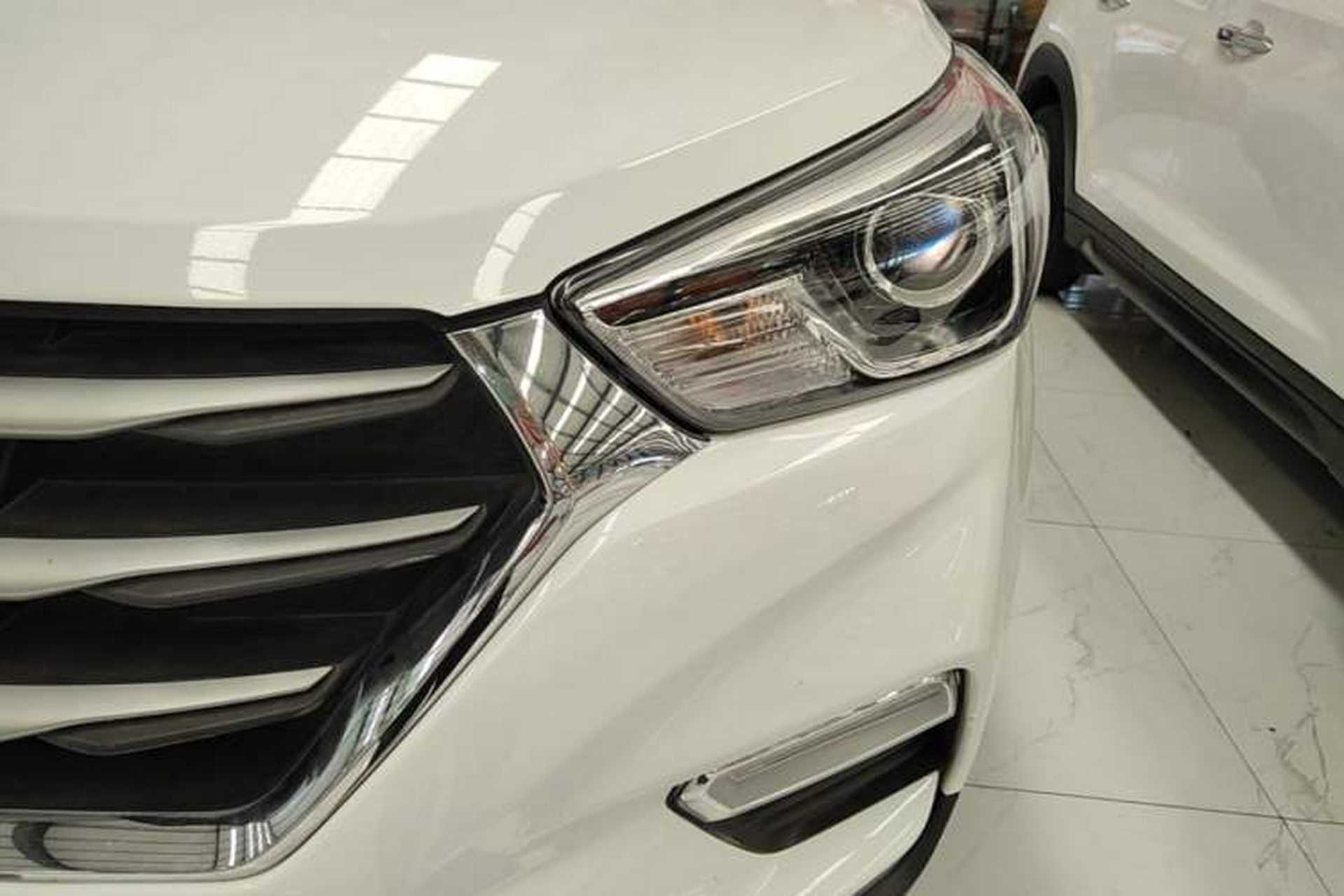 Used Hyundai ix25 2017 1.6L Automatic Smart Version Left Front Headlight