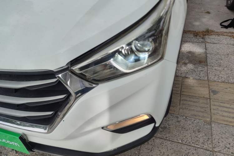 Used Hyundai ix25 2017 1.4T Automatic Smart Version Left Front Headlight