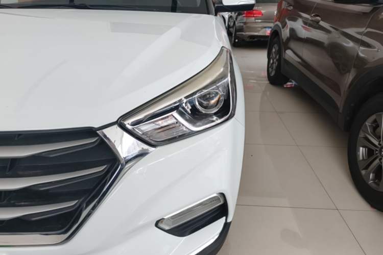 Used Hyundai ix25 2017 1.6L Automatic Smart Version Left Front Headlight