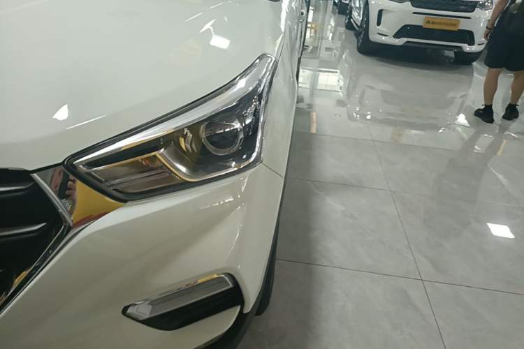 Used Hyundai ix25 2017 1.6L Automatic Smart Version Left Front Headlight
