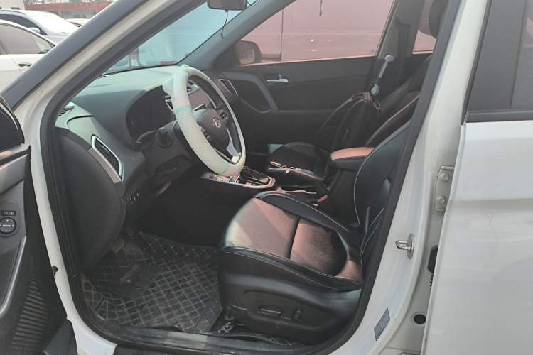 Used Hyundai ix25 2017 1.6L Automatic Smart Version Left Front Seat