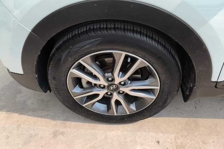 Used Hyundai ix25 2017 1.4T Automatic Smart Version Left Front Wheel Hub