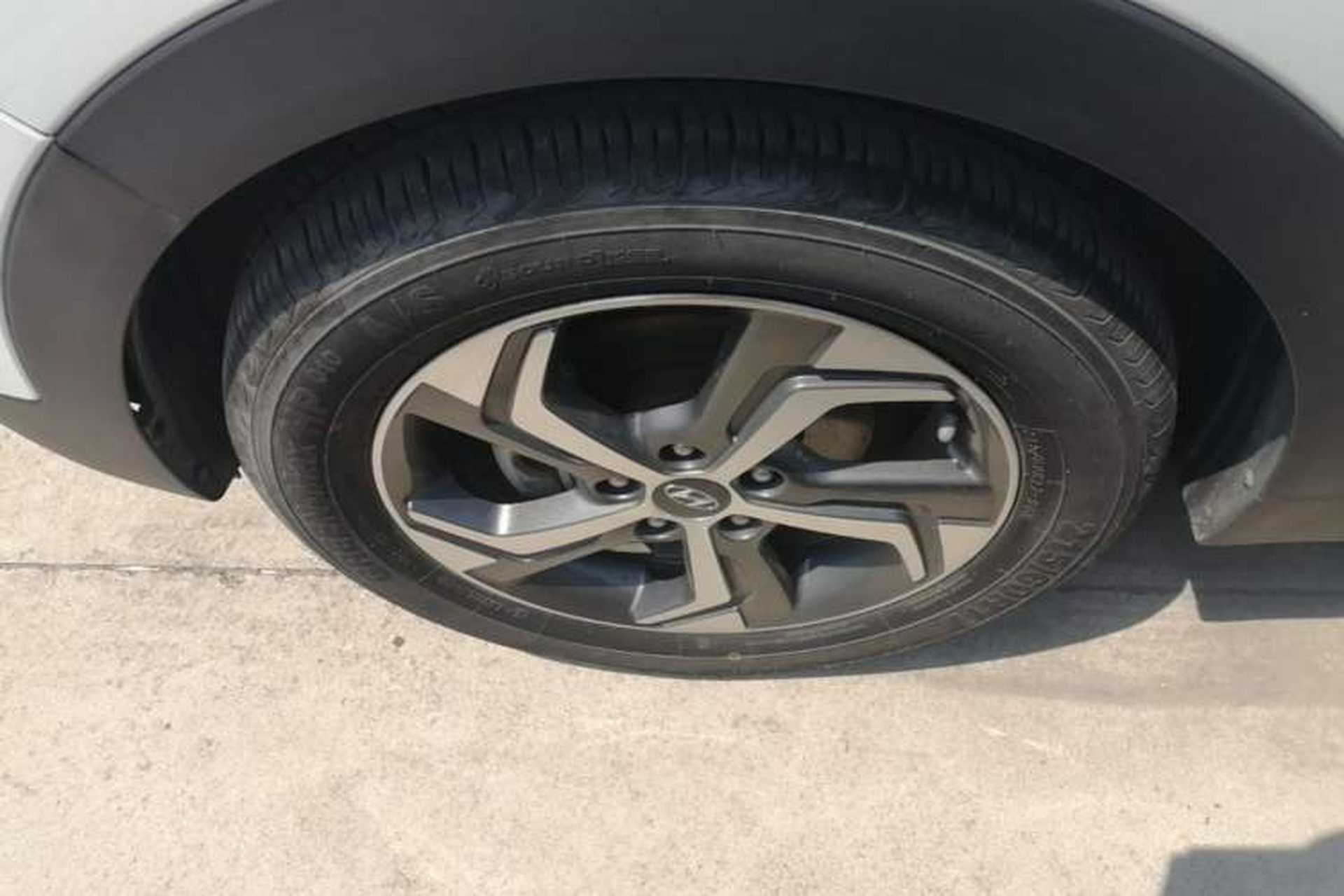 Used Hyundai ix25 2017 1.6L Automatic Smart Version Left Front Wheel Hub