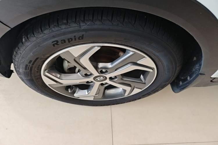 Used Hyundai ix25 2017 1.6L Automatic Smart Version Left Front Wheel Hub