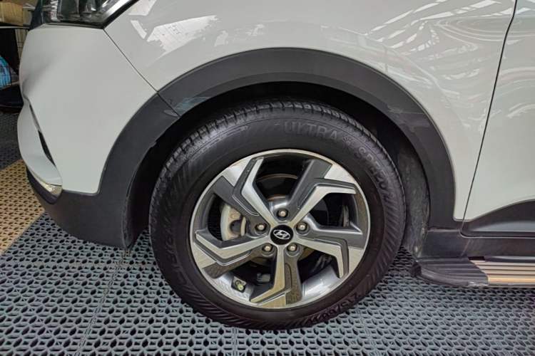 Used Hyundai ix25 2017 1.6L Automatic Smart Version Left Front Wheel Hub