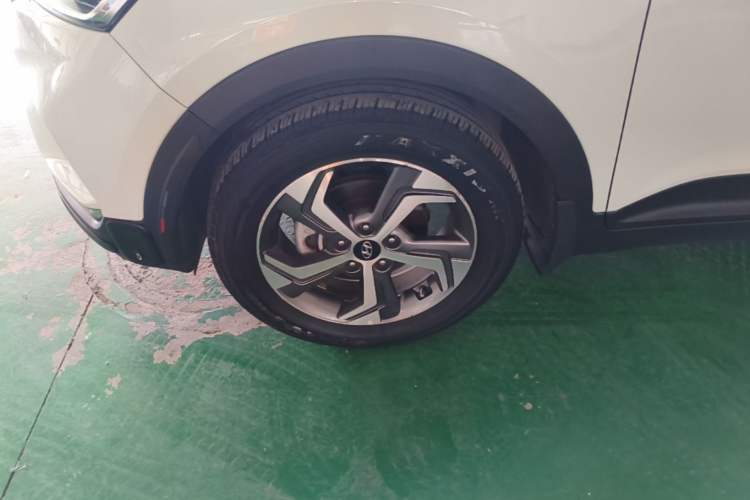 Used Hyundai ix25 2017 1.6L Automatic Smart Version Left Front Wheel Hub