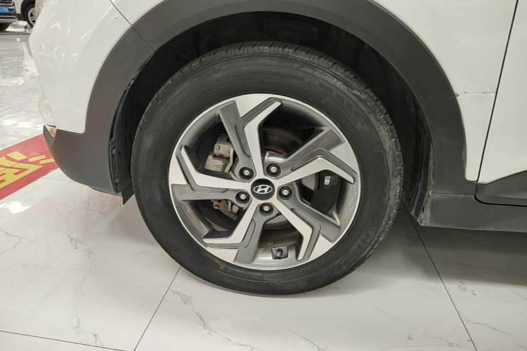 Used Hyundai ix25 2017 1.6L Automatic Smart Version Left Front Wheel Hub