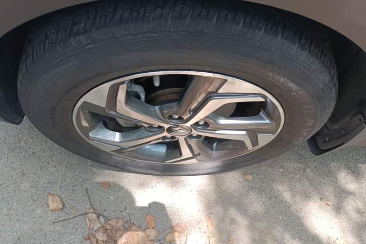 Used Hyundai ix25 2017 1.6L Automatic Smart Version Left Front Wheel Hub