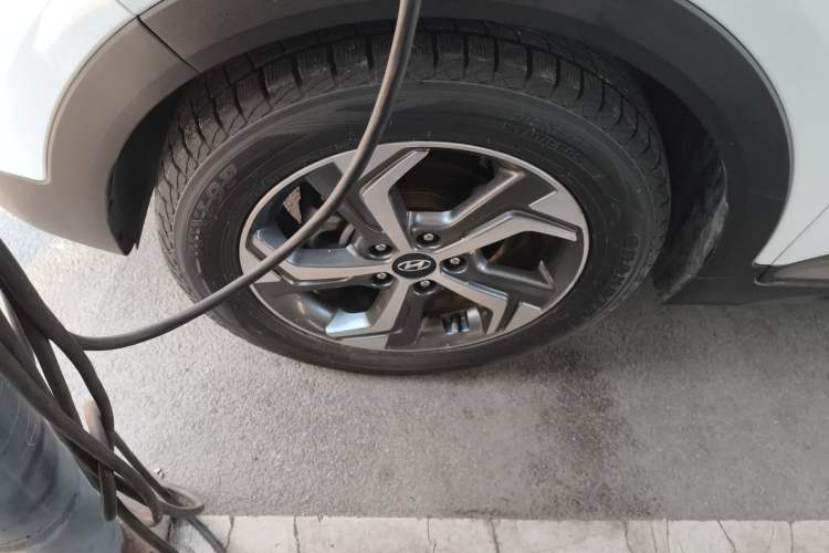 Used Hyundai ix25 2017 1.6L Automatic Smart Version Left Front Wheel Hub