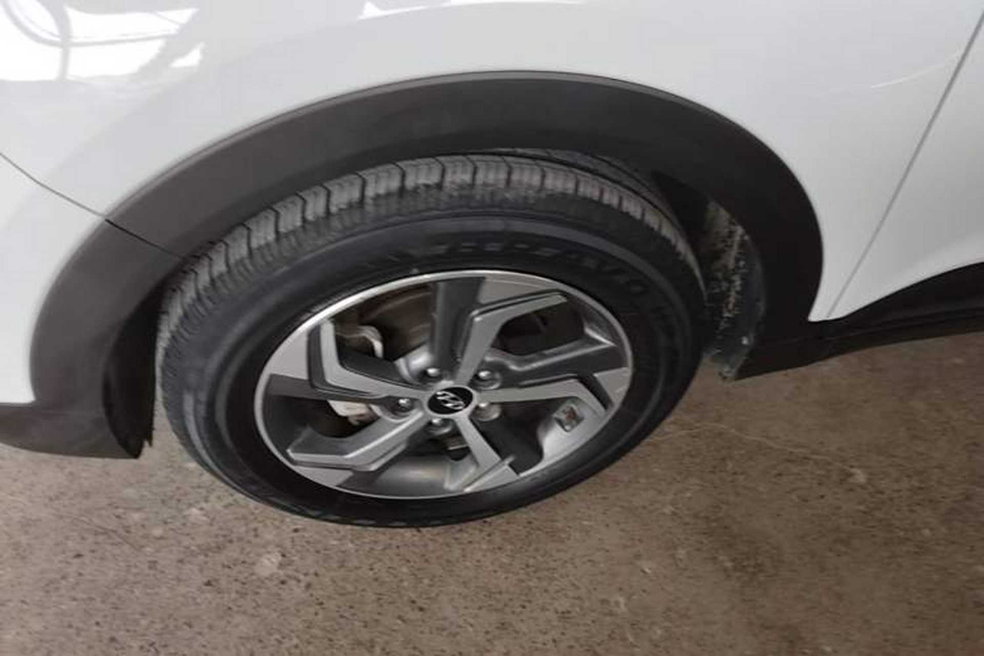 Used Hyundai ix25 2017 1.6L Automatic Smart Version Left Front Wheel Hub