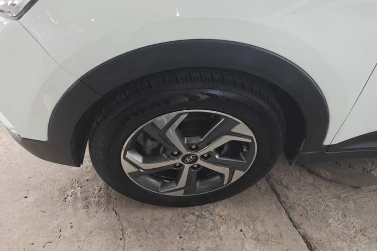 Used Hyundai ix25 2017 1.6L Automatic Smart Version Left Front Wheel Hub