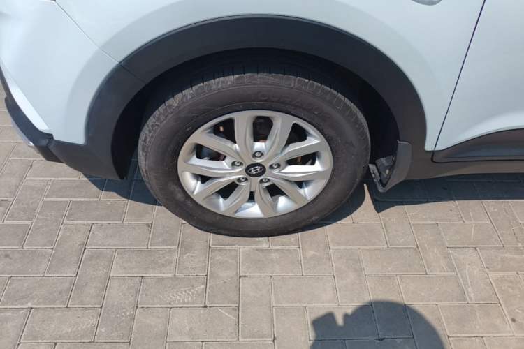 Used Hyundai ix25 2017 1.6L Manual Fashion Model Left Front Wheel Hub