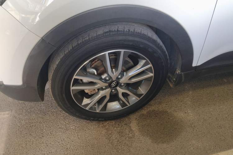 Used Hyundai ix25 2017 1.4T Automatic Smart Version Left Front Wheel Hub