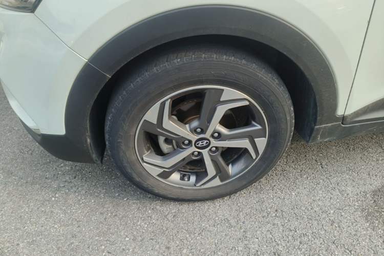 Used Hyundai ix25 2017 1.6L Automatic Smart Version Left Front Wheel Hub
