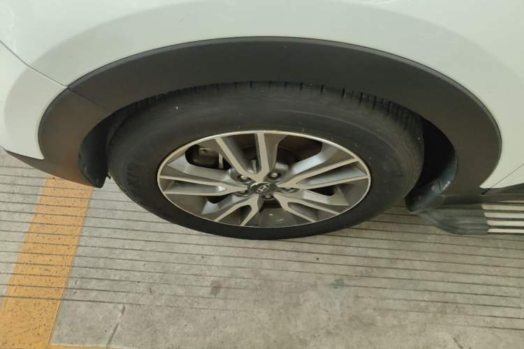 Used Hyundai ix25 2017 1.4T Automatic Smart Version Left Front Wheel Hub