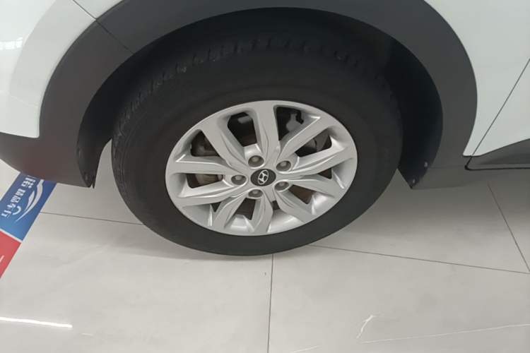 Used Hyundai ix25 2017 1.6L Manual Fashion Model Left Front Wheel Hub