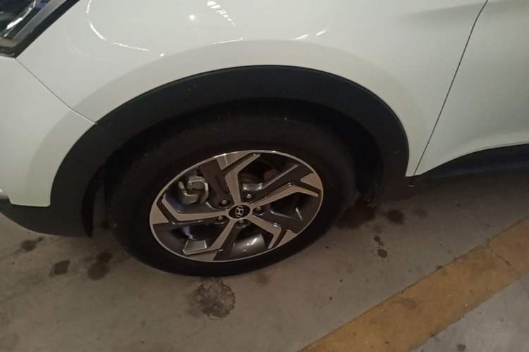 Used Hyundai ix25 2017 1.6L Automatic Smart Version Left Front Wheel Hub