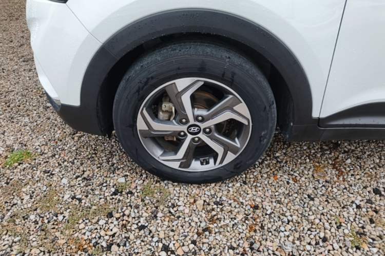 Used Hyundai ix25 2017 1.6L Automatic Smart Version Left Front Wheel Hub