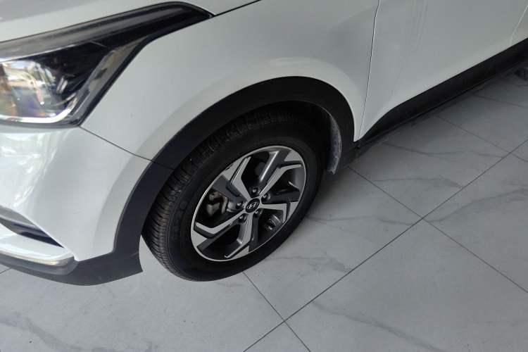 Used Hyundai ix25 2017 1.6L Automatic Smart Version Left Front Wheel Hub
