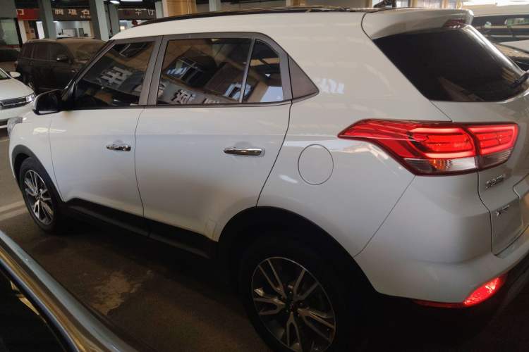 Used Hyundai ix25 2017 1.4T Automatic Smart Version Left Side