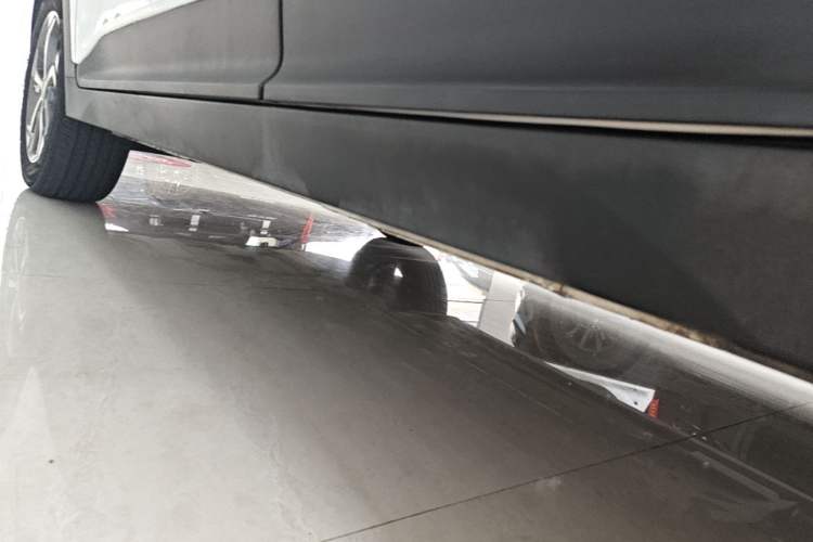 Used Hyundai ix25 2017 1.6L Automatic Smart Version Left Side Sill