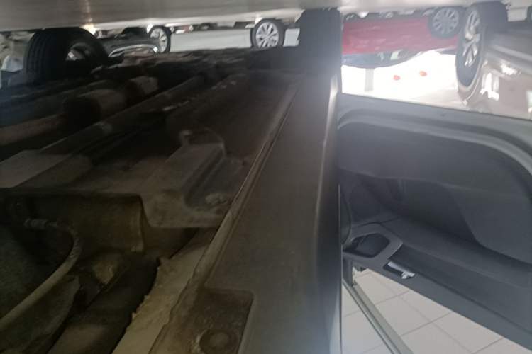 Used Hyundai ix25 2017 1.6L Automatic Smart Version Left Side Sill
