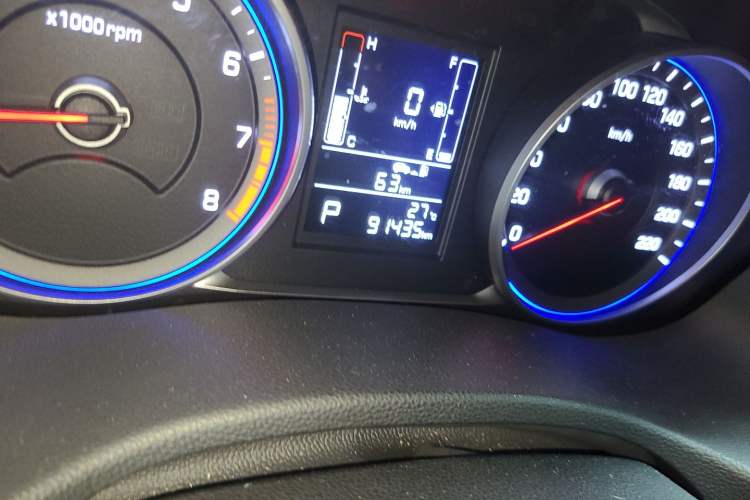 Used Hyundai ix25 2017 1.6L Automatic Smart Version Odometer Close Up