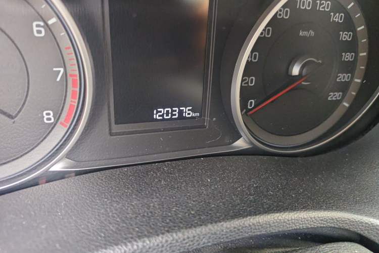 Used Hyundai ix25 2017 1.6L Automatic Smart Version Odometer Close Up