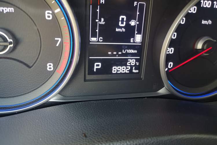 Used Hyundai ix25 2017 1.6L Automatic Smart Version Odometer Close Up