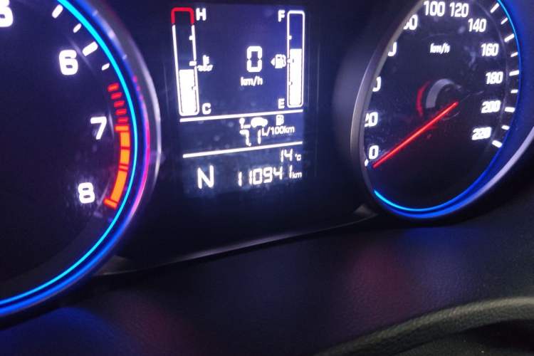 Used Hyundai ix25 2017 1.6L Automatic Smart Version Odometer Close Up