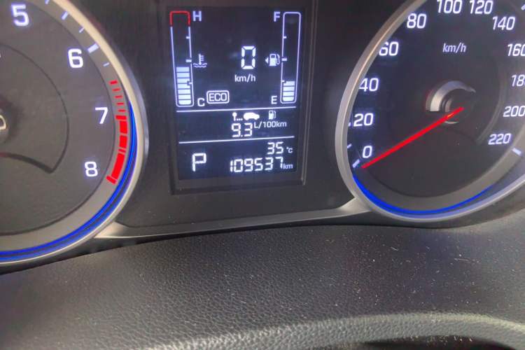 Used Hyundai ix25 2017 1.6L Automatic Smart Version Odometer Close Up