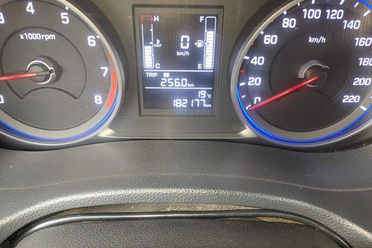 Used Hyundai ix25 2017 1.6L Manual Fashion Model Odometer Close Up