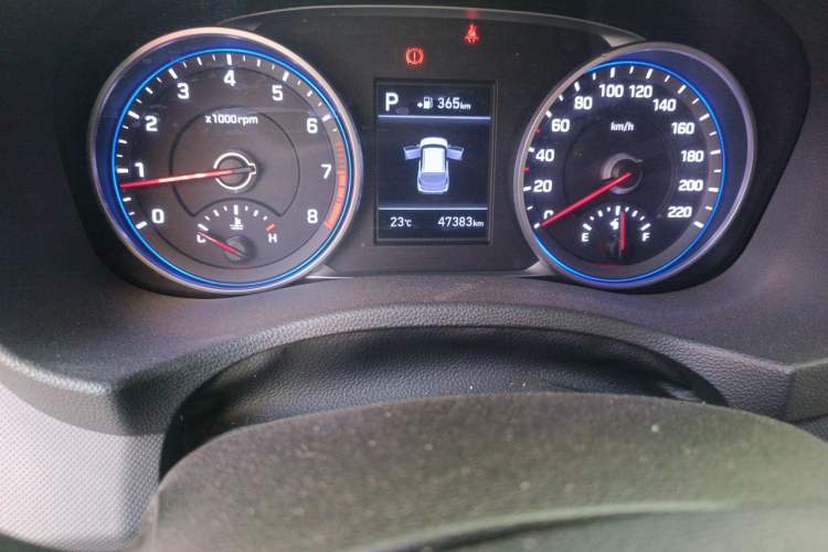 Used Hyundai ix25 2017 1.4T Automatic Smart Version Odometer Close Up