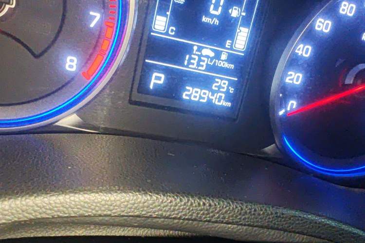 Used Hyundai ix25 2017 1.6L Automatic Smart Version Odometer Close Up