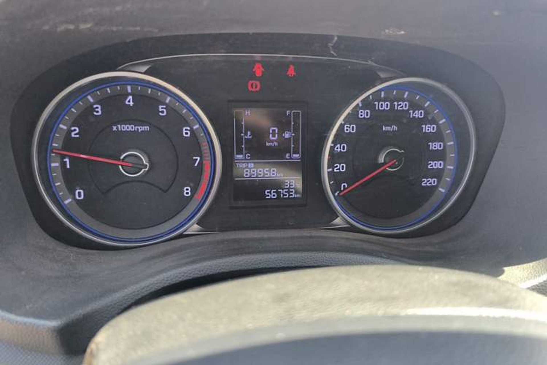 Used Hyundai ix25 2017 1.6L Manual Fashion Model Odometer Close Up