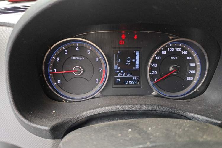 Used Hyundai ix25 2017 1.6L Automatic Smart Version Odometer Close Up