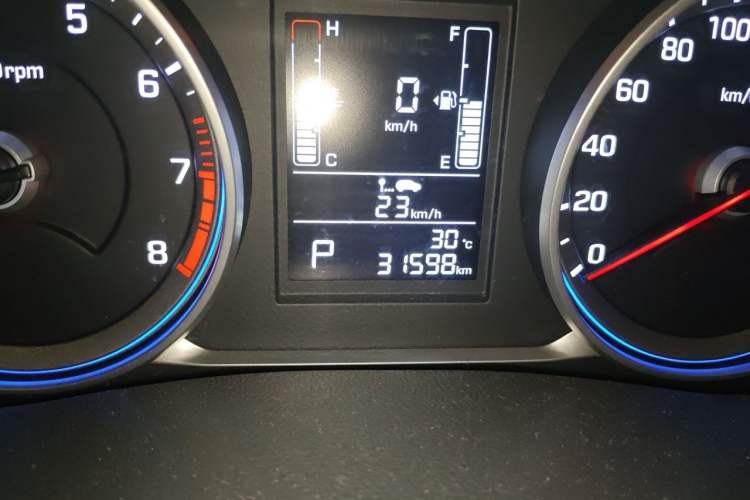 Used Hyundai ix25 2017 1.6L Automatic Smart Version Odometer Close Up