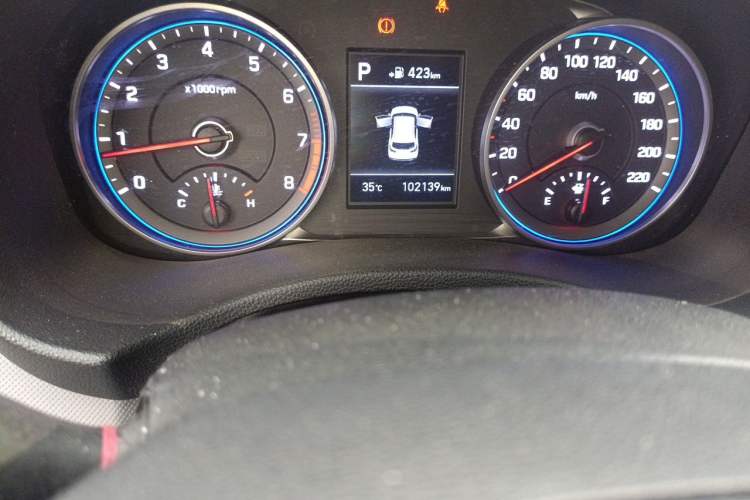 Used Hyundai ix25 2017 1.4T Automatic Smart Version Odometer Close Up